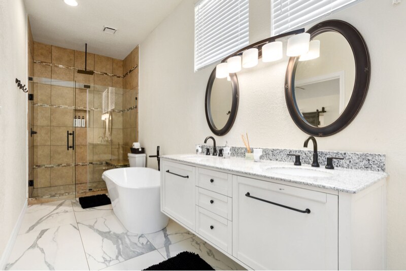 Building Photo - 9835 Logans Ridge Dr