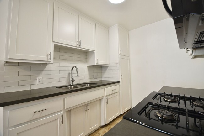Building Photo - 10745 Hortense St