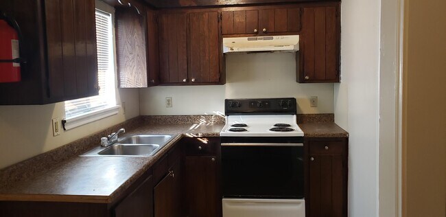 Building Photo - 104 Oak Ridge Ave