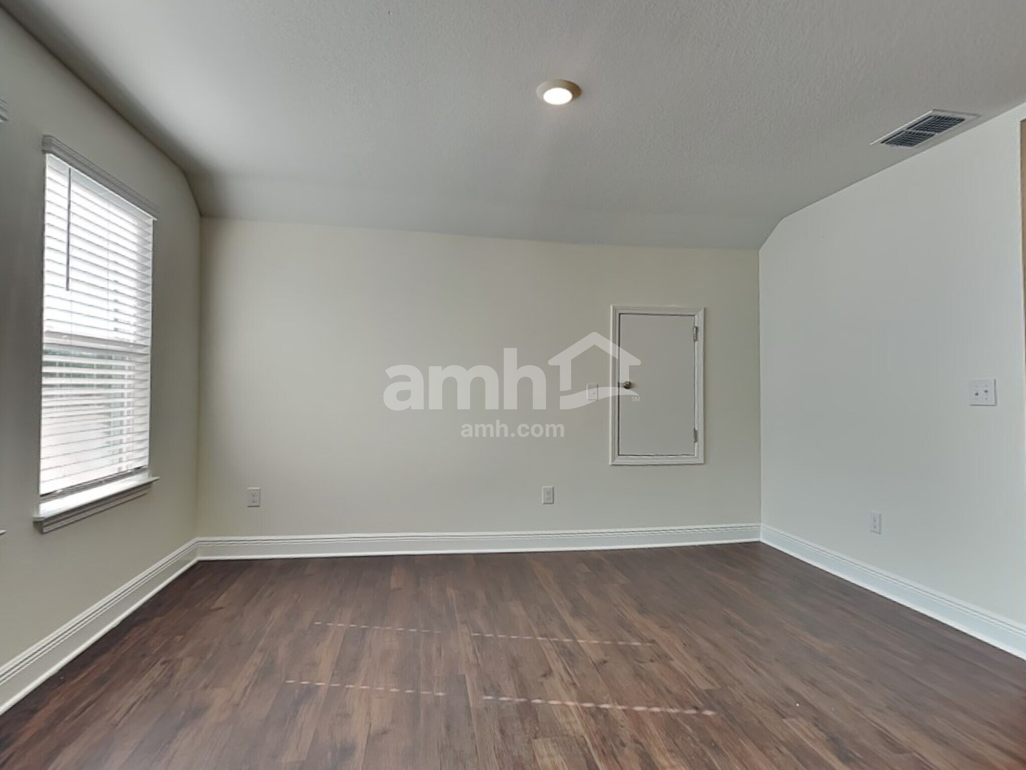 Building Photo - 27600 St Andrews Ave