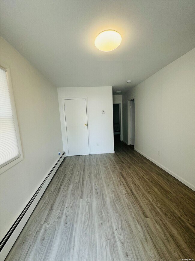 Building Photo - 347 Newbridge Rd