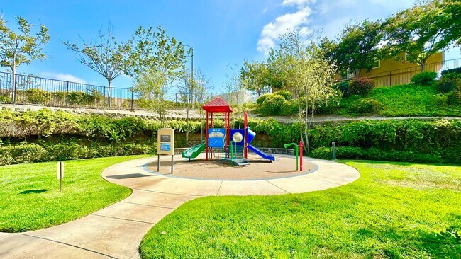 Building Photo - 5010 Golondrina Way