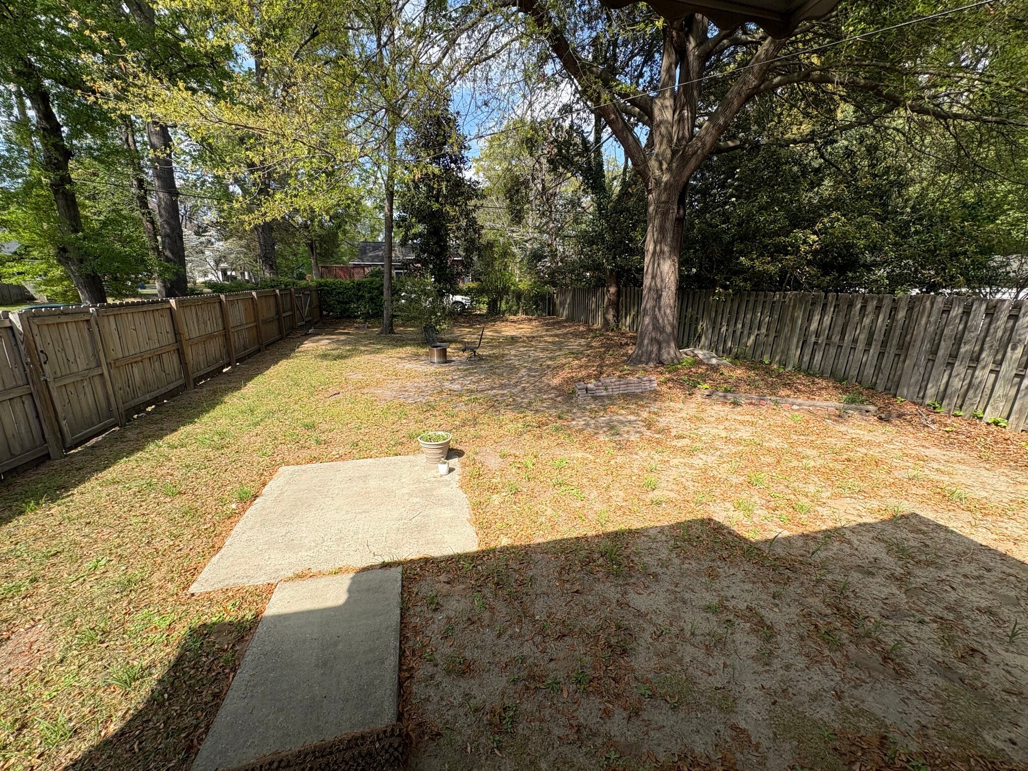 Fenced backyard - 2603 Kiawah Ave