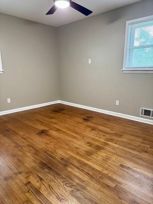Building Photo - 216 Trimmier Pl