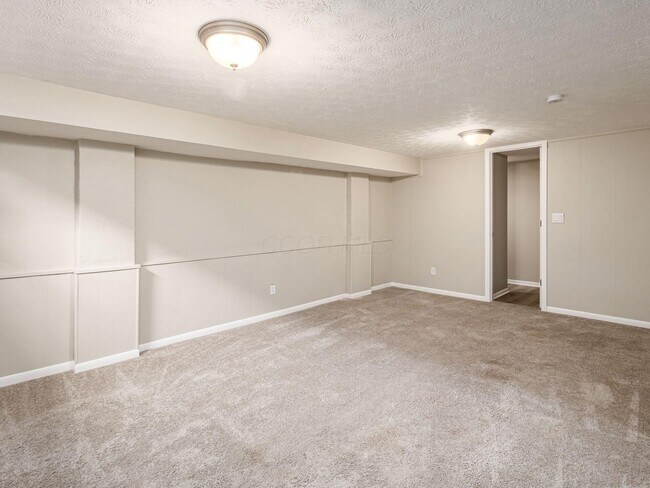 Building Photo - 1766 Willoway Cir S