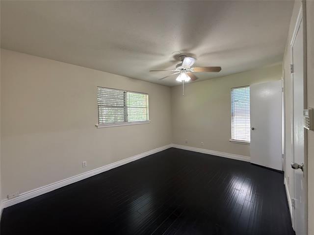 Building Photo - 1135 Park Center St