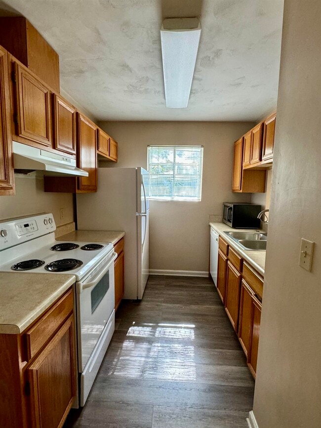 Building Photo - 2910 Richview Park Cir N