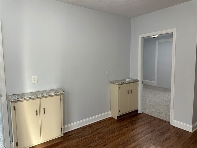 Building Photo - 479 Sumner St