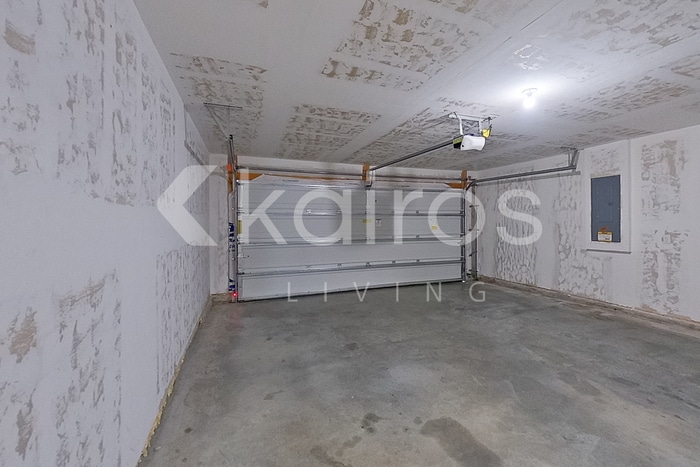 Building Photo - 305 NE 23rd Terrace