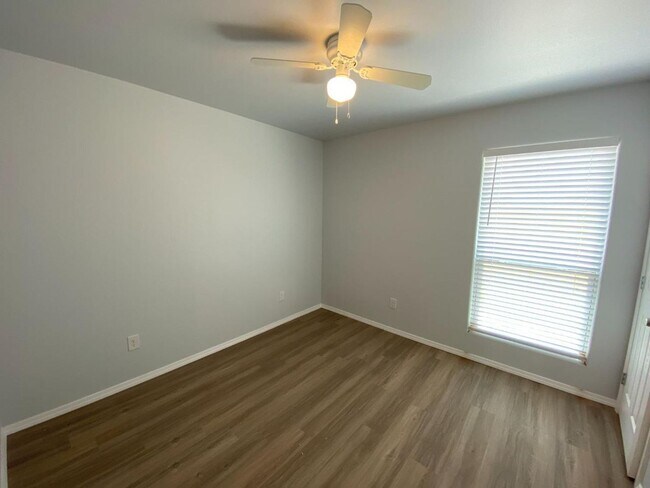 Building Photo - New 3/2/2 Duplex in Northwest Lubbock