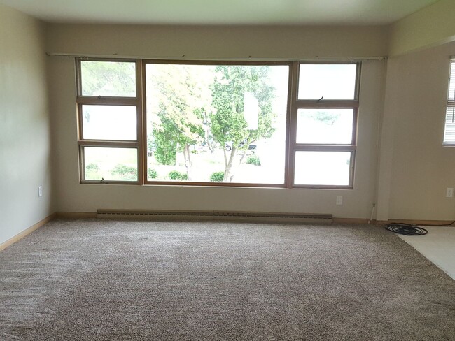 Building Photo - Now leasing for May 2025! Four Bed/Two and...