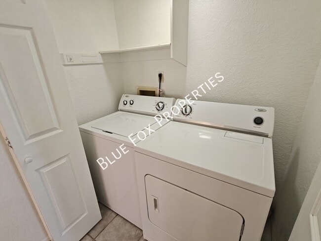 Building Photo - 9073 N Tiger Eye Way