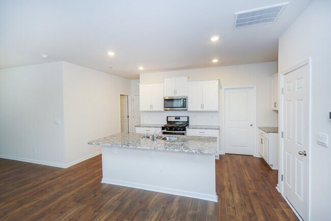 Building Photo - 538 King Clover Ln