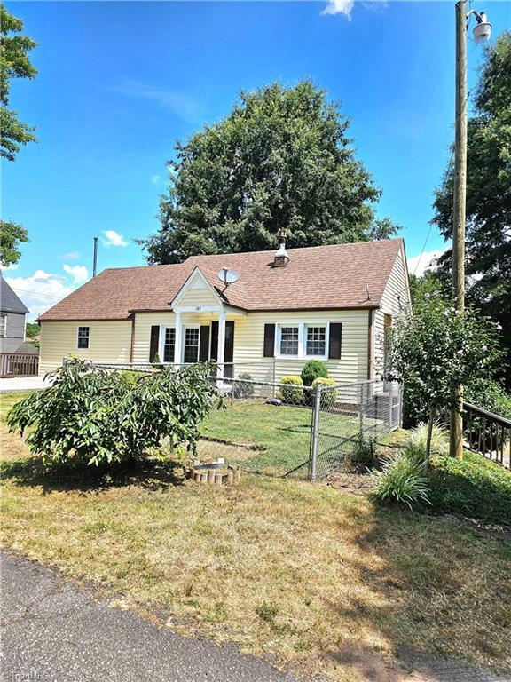 Building Photo - 127 Waterfalls Ln