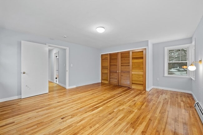 Building Photo - 656 Grove St