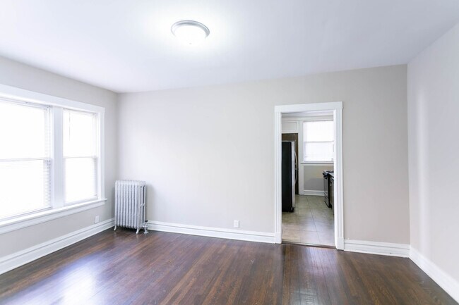 Building Photo - 5417 S Drexel Ave