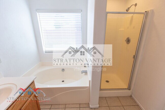 Building Photo - 11754 W Belmont Dr