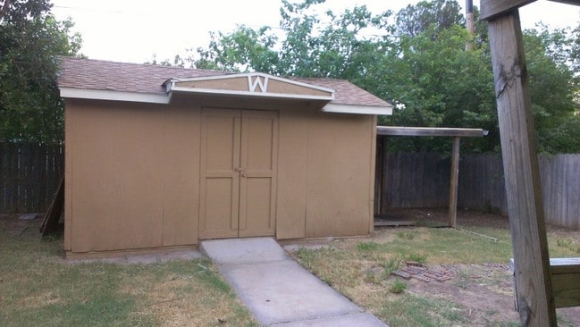 Building Photo - 926 SW 37th St