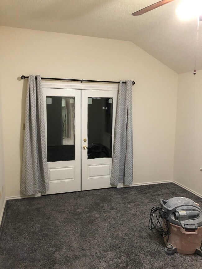 Building Photo - 10629 Holly Grove Dr