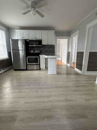 Building Photo - 18 Lamoille Ave
