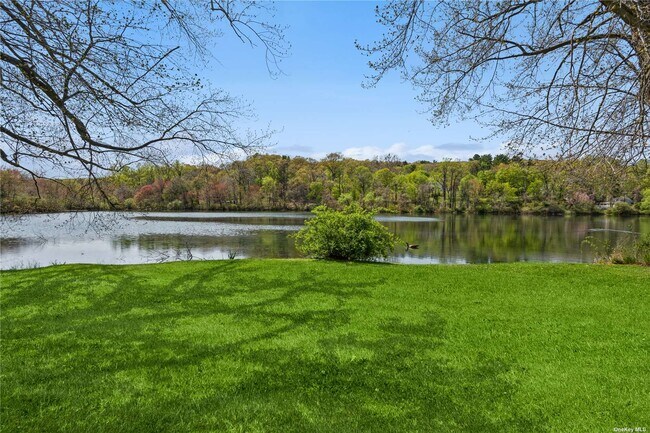 Building Photo - 7 Brookside Dr