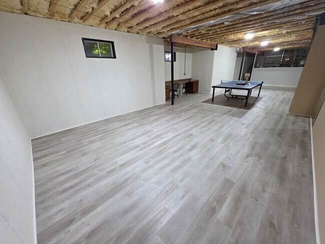 Building Photo - Luxurious 3-Bedroom Home in Poughquag, NY