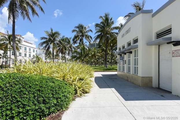 Building Photo - 1357 Collins Ave