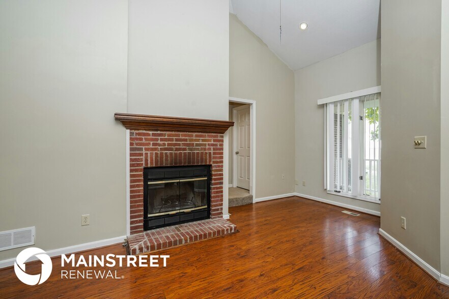 Building Photo - 10710 Hickory Cove Ct