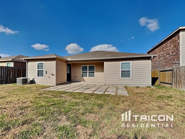 Building Photo - 2111 Juniper Dr