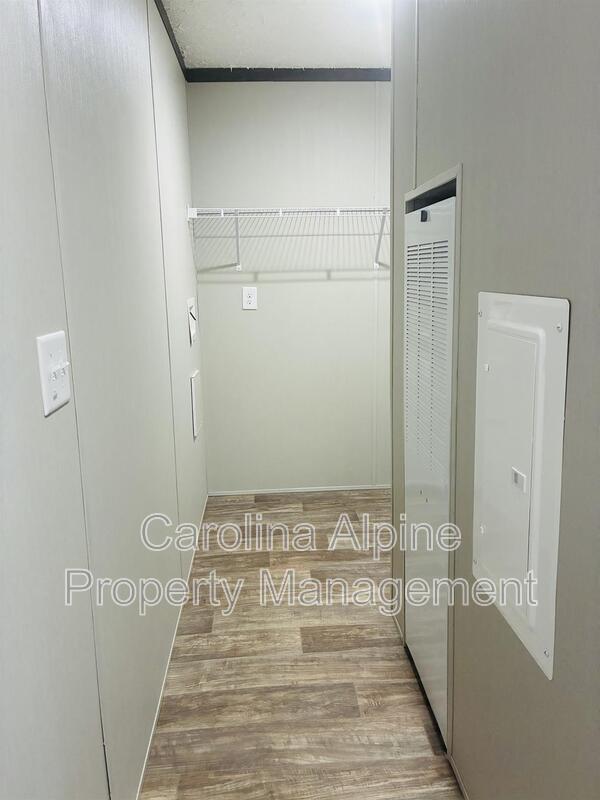 Building Photo - 315 Starling Ln