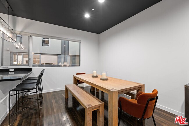 Building Photo - 310 Washington Blvd