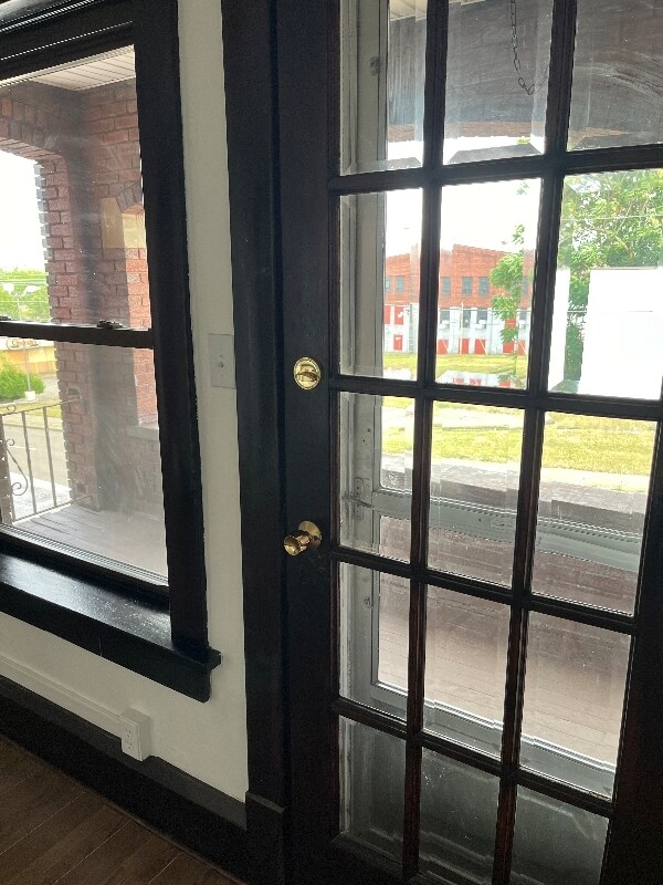 Building Photo - 315 9th St NE