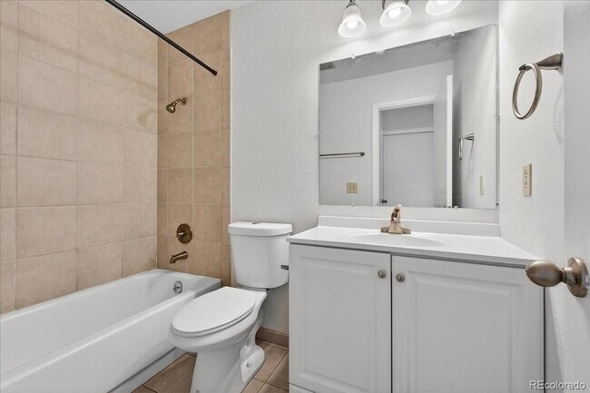 Building Photo - 2499 S Xanadu Way