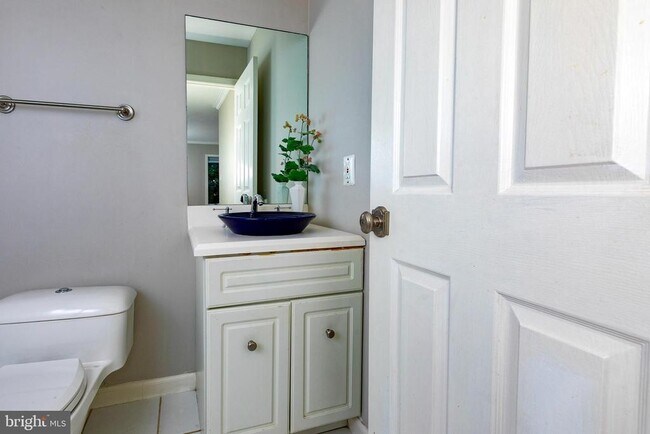 Building Photo - 11 Lexington Ct