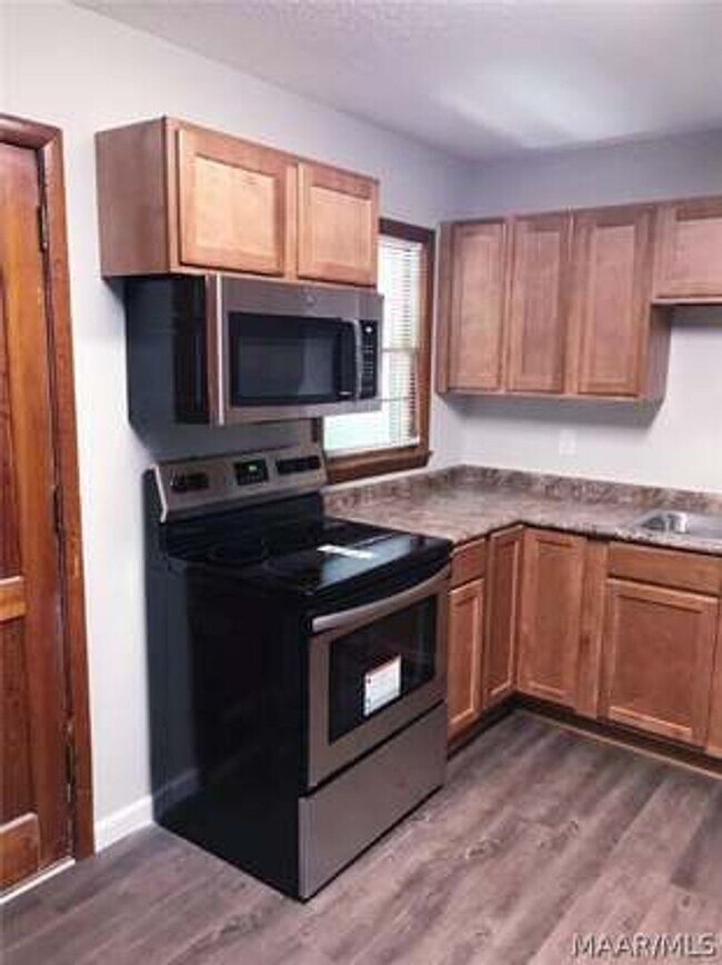 Building Photo - Country Field, City Convenience, Spacious 3 Bed Home Near Historic Downtown Prattville