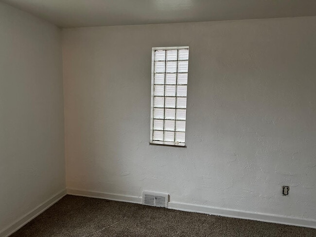 Building Photo - 2015 Fairlawn St