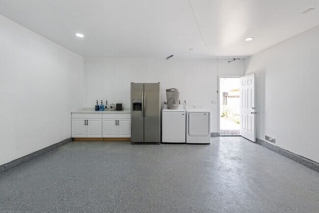 Building Photo - 2636 Vista Del Oro