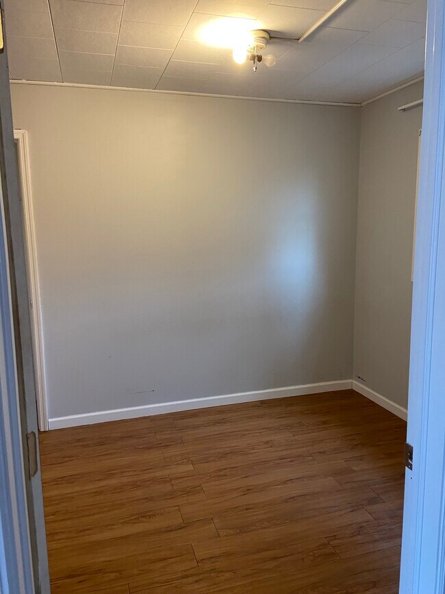 Building Photo - 11 LLC-110 Sailly Avenue