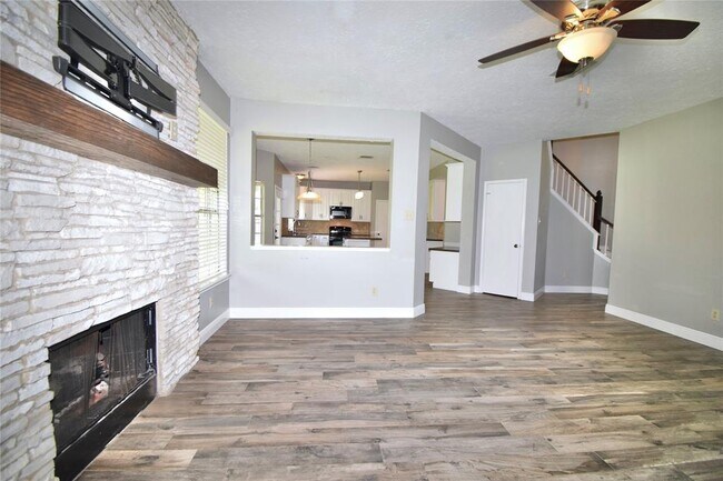 Building Photo - 6402 Laurel Bush Ln