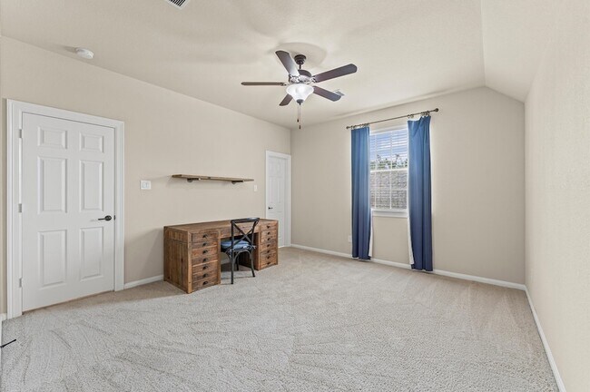 Building Photo - 10 Cayuga Pond Ct