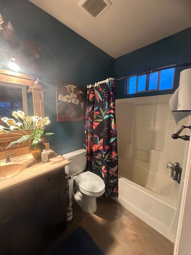 Building Photo - Stunning Sun River, Single-Level Home with...