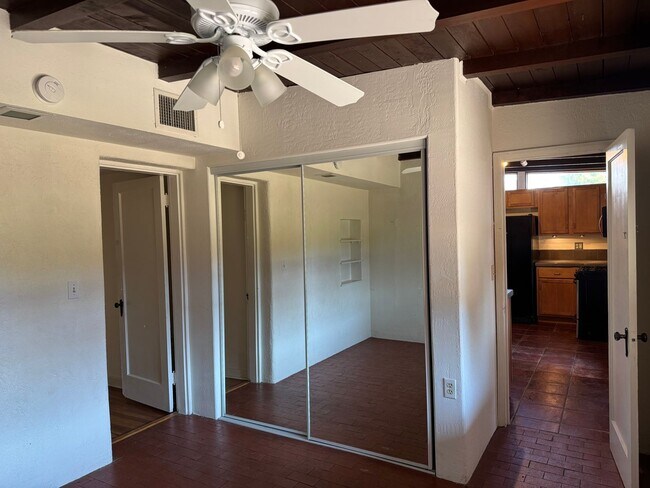 Building Photo - COMING SOON! Charming Mid-Town 3 Bedroom 2 Bath Main House!