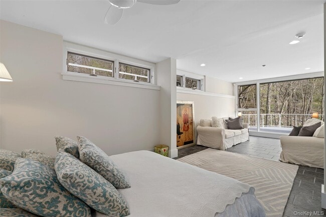 Building Photo - 17 Fox Run Rd