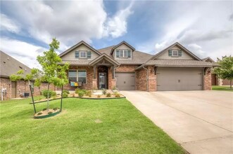 Building Photo - 8309 NW 160th Ct
