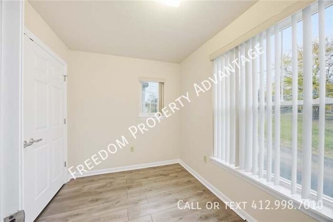 Building Photo - 137 Freeland St