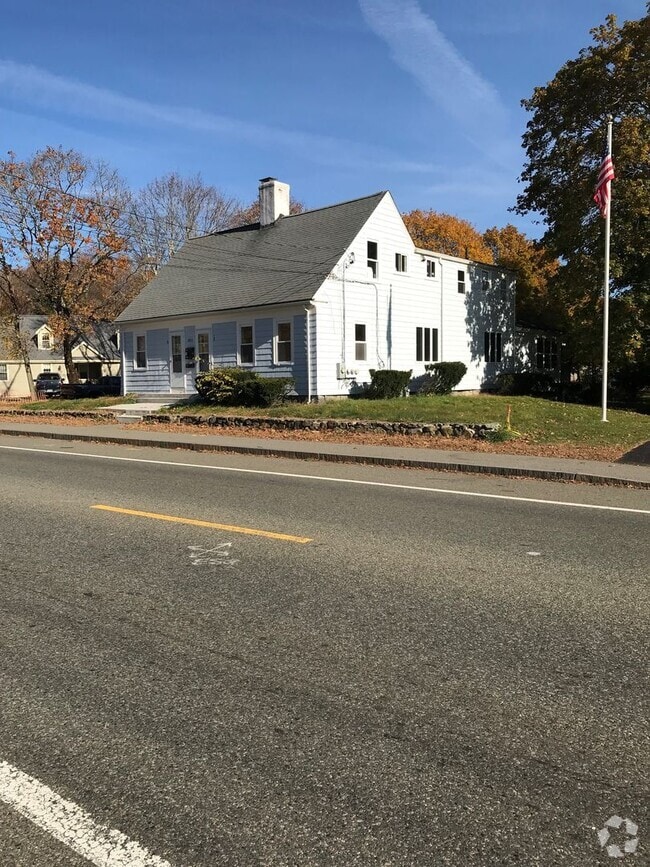 Building Photo - Nice 3-bedroom 1-bath apartment in Stoughton