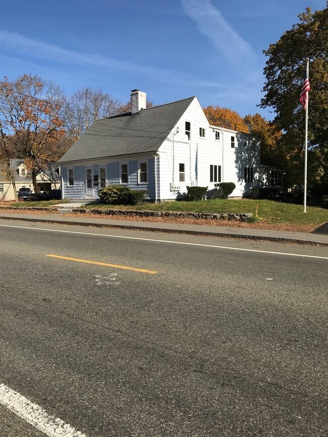 Primary Photo - Nice 3-bedroom 1-bath apartment in Stoughton