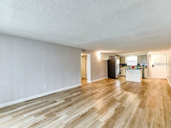 Building Photo - 9911 Aquarius Dr