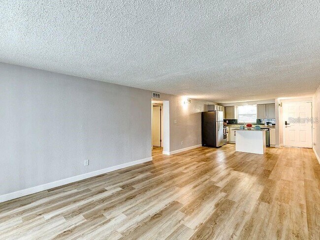 Building Photo - 9919 Aquarius Dr