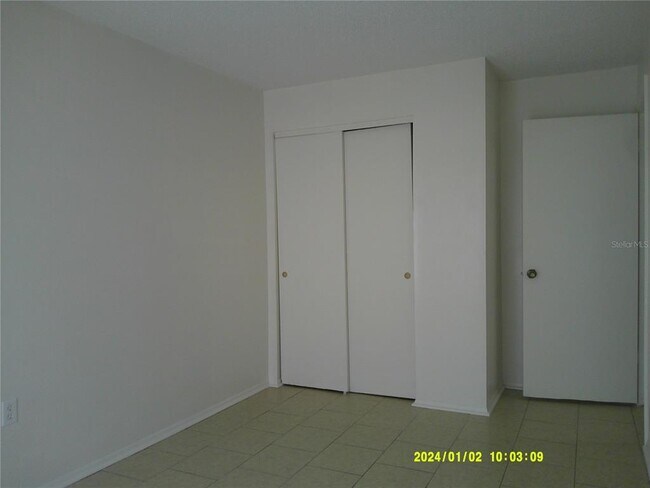 Building Photo - 71 Lake Villa Way
